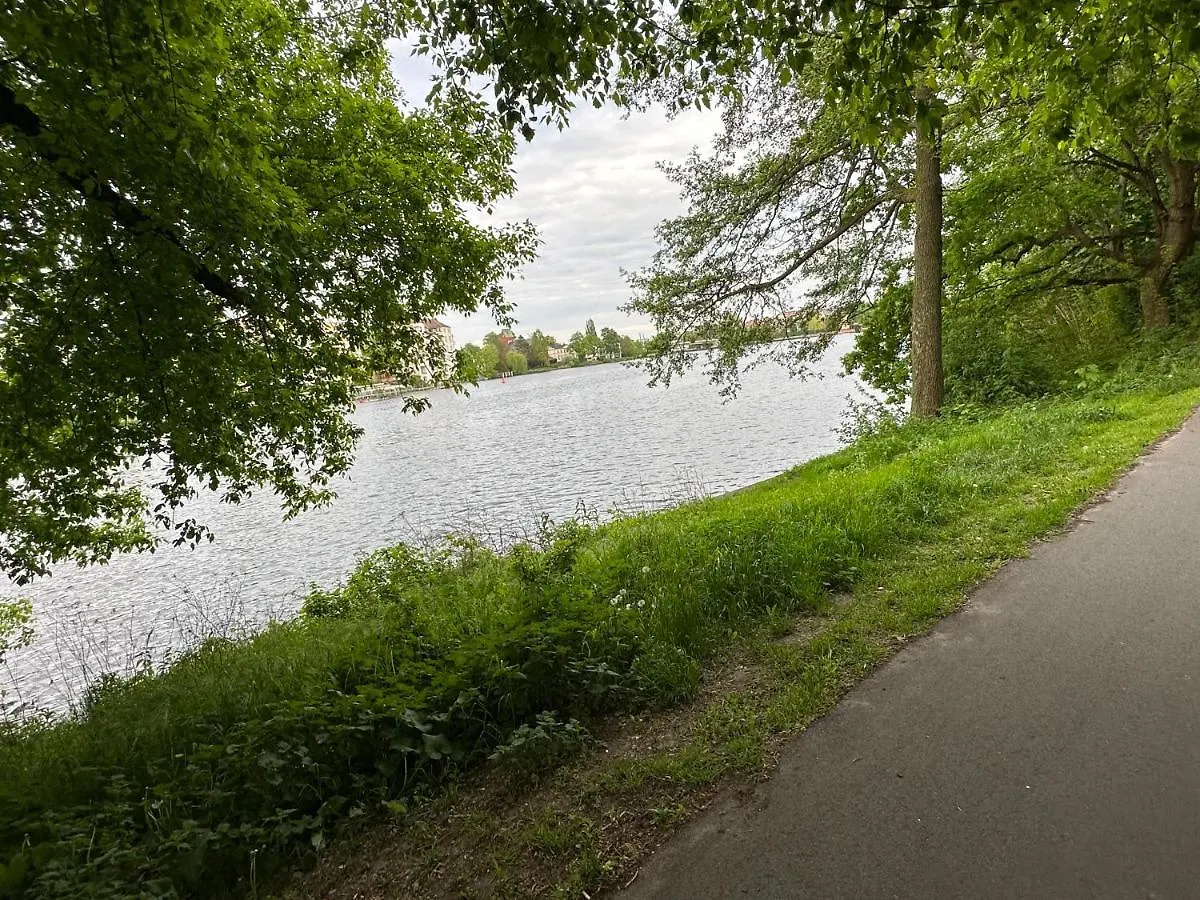 Apartment Am Wasser Nahe Ber Mit Whirlpool & Kamin Berlin 0*,  Allemagne